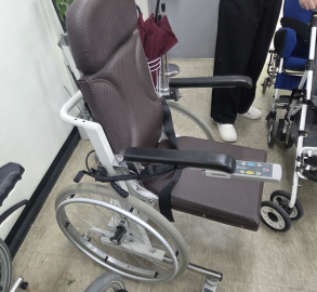 의자형리프트(휠체어형)