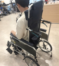 리클라이닝형 수동휠체어